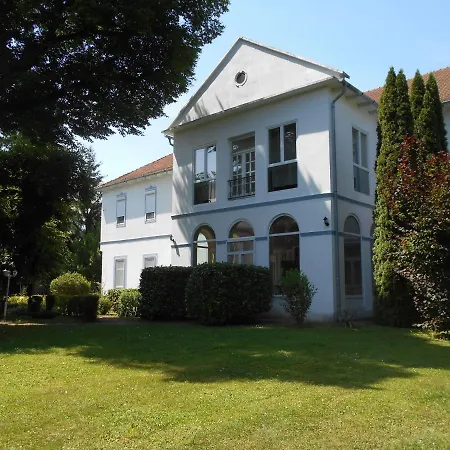 Bed & Breakfast Fabianics Kastely 3*