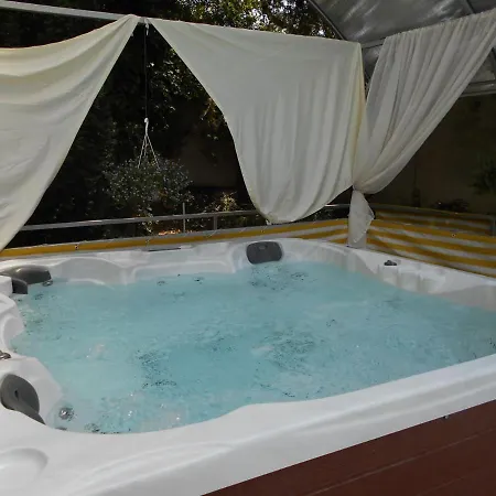 Fabianics Kastely Bed & Breakfast