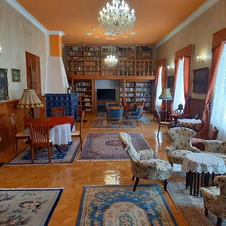 Fabianics Kastely Bed & Breakfast 3*