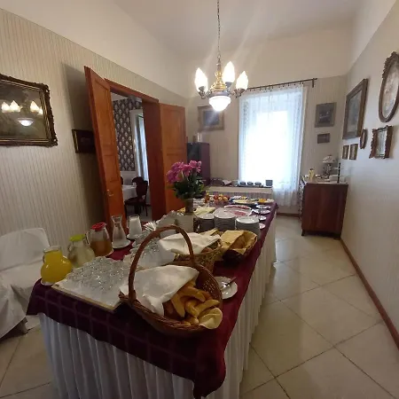 Fábiánics Kastély Panzió *