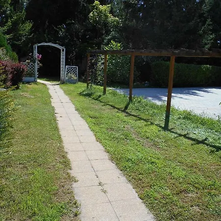 Bed & Breakfast Fabianics Kastely 3*