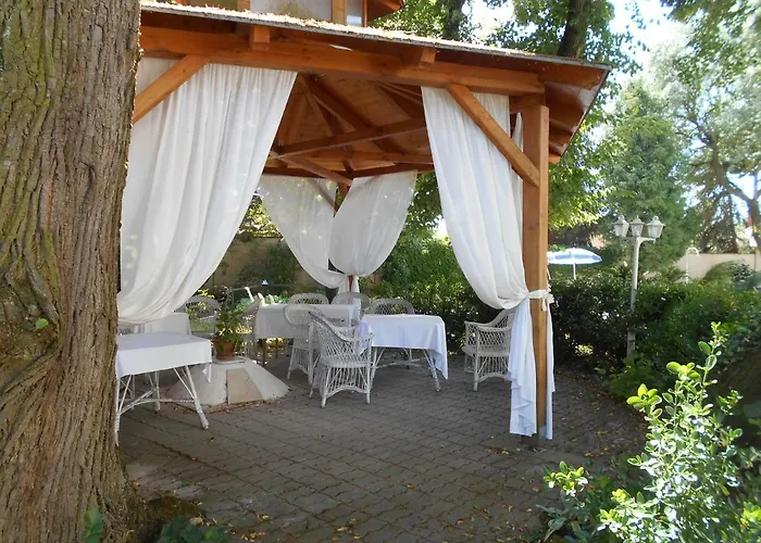 Fabianics Kastely Bed & Breakfast Misefa